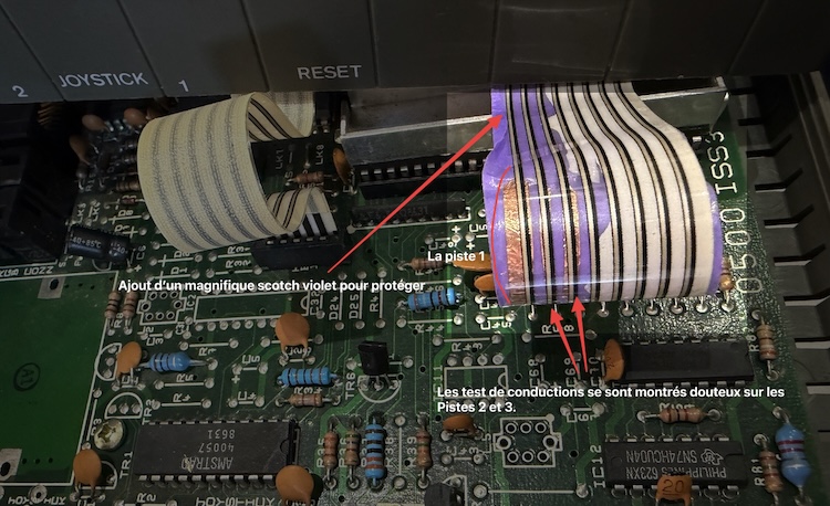 Photo de la réparation des pistes, en fait les pistes 1, 2 et 3 ont été consolidé avec le ruban adhésif